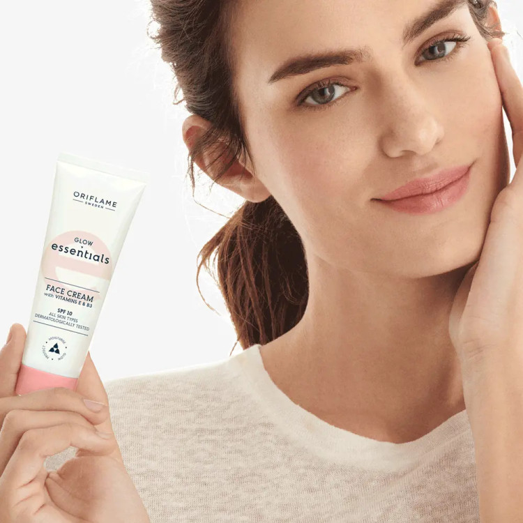 کرم صورت اسنشیالز با SPF10